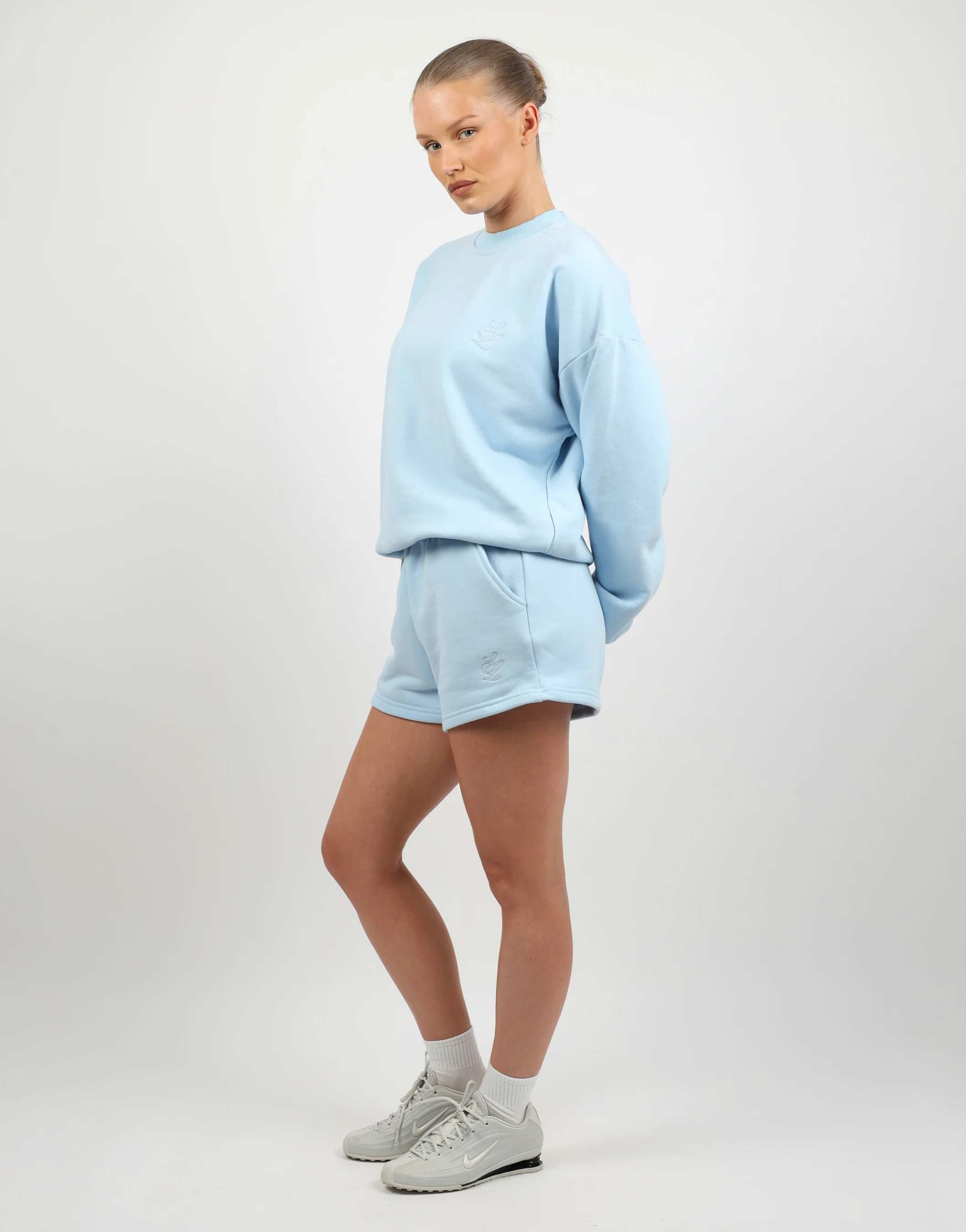 Cove Simmi Studios Embroidered Logo Sweatshirt In Blue - Image 3