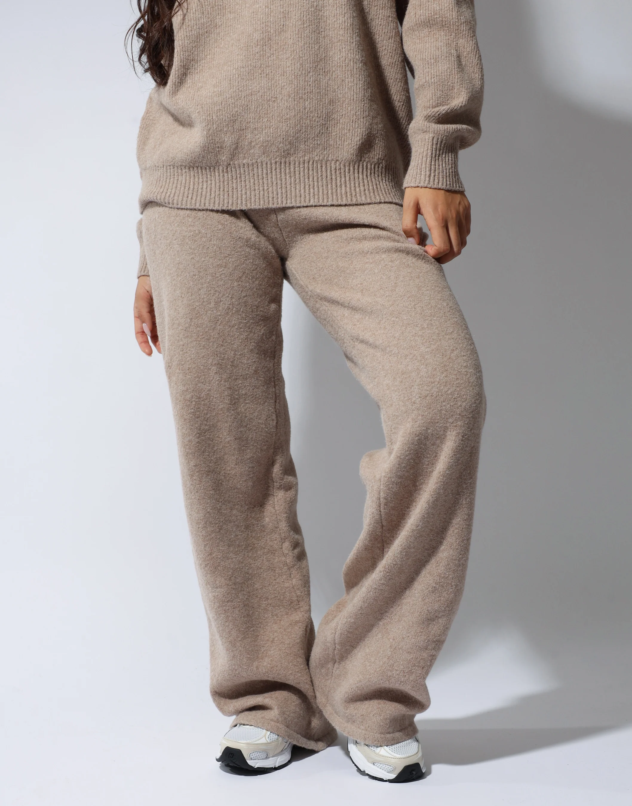 Eve Simmi studios soft touch wide leg trousers in oatmeal - Image 2