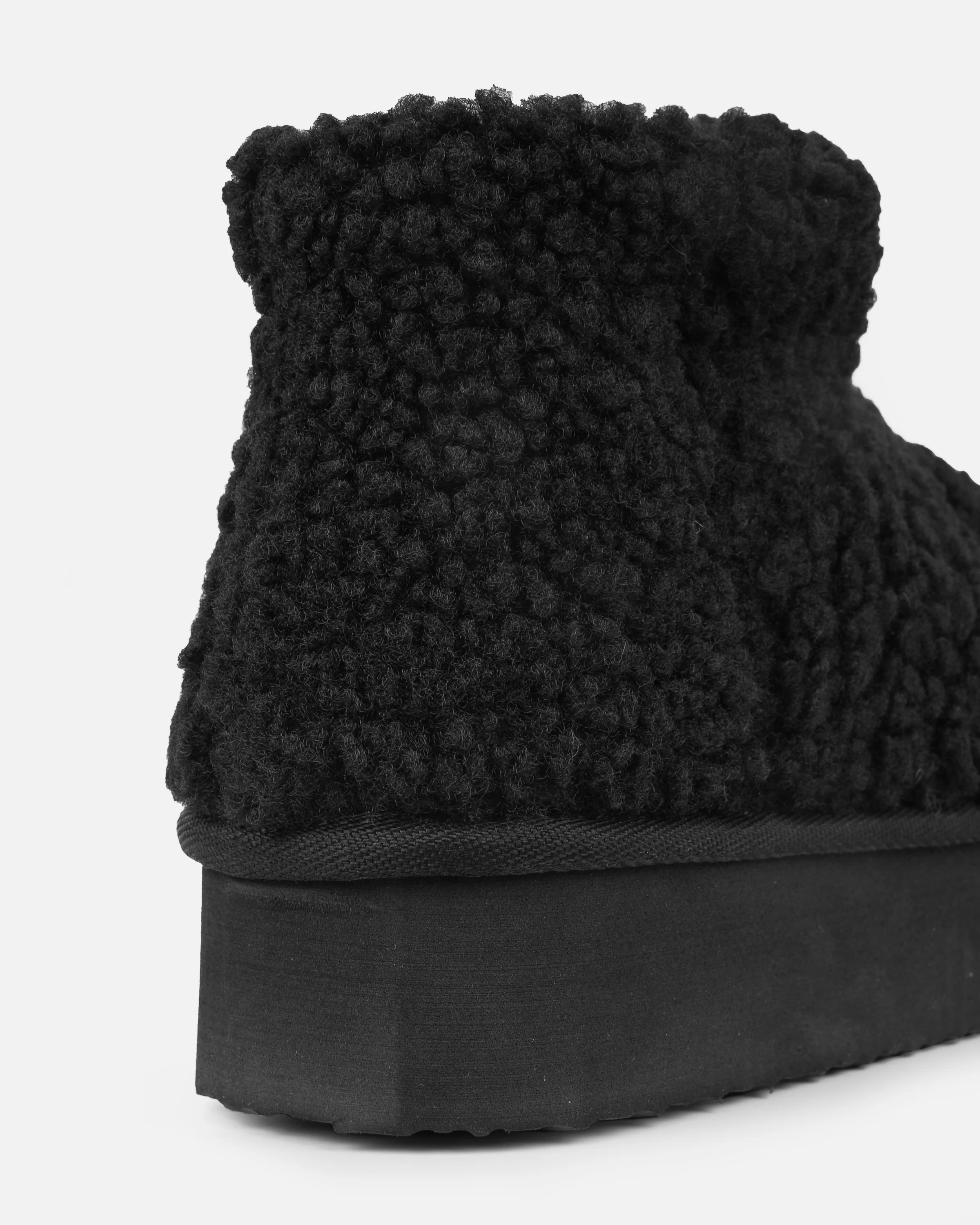Fleecy Black Borg Flatform Boots - Image 3