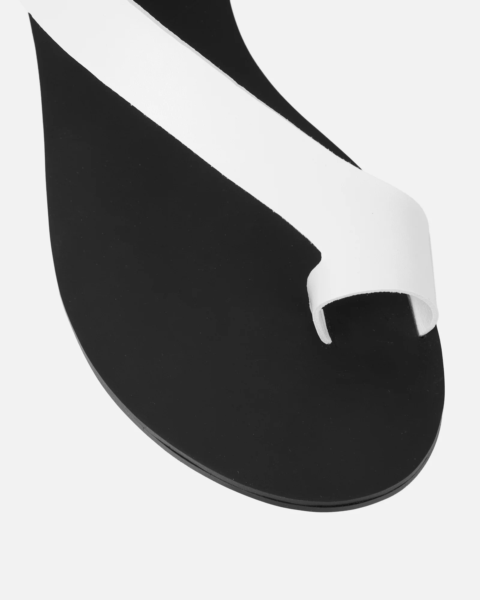 Gypsy White Toe Loop Flat Sandals - Image 4