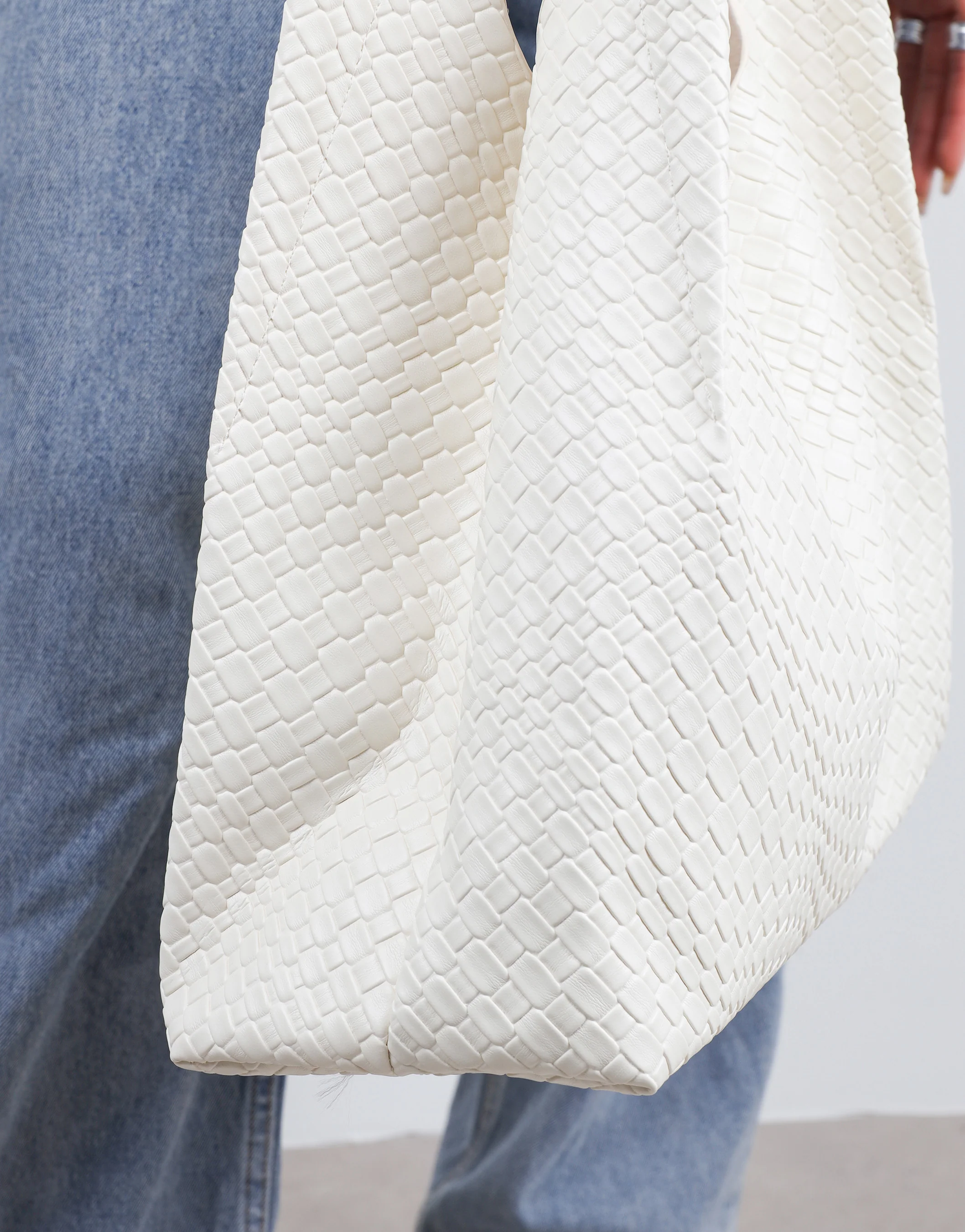 Heather Large Woven Stone Shoulder Bag - Image 2
